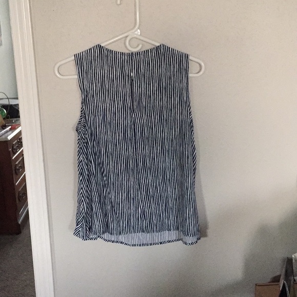 Top - Picture 4 of 5